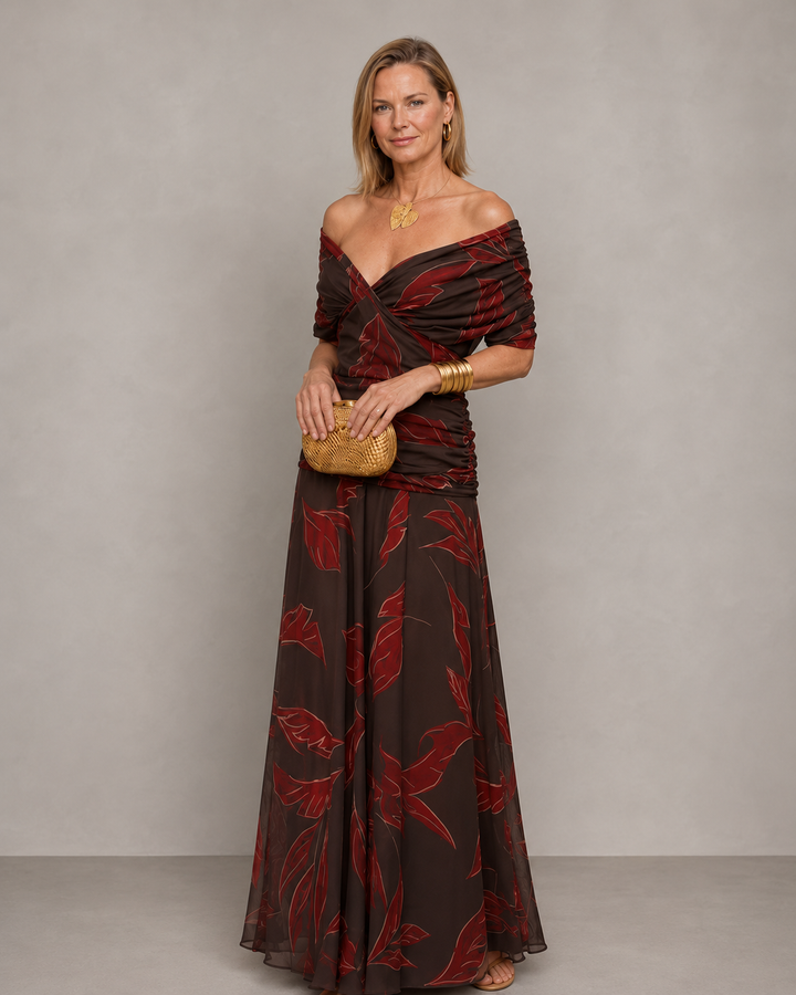 Elegant Bennett and Lowe Avery vestidos signature dress in soft fabric with a fitted waist and stylish neckline.