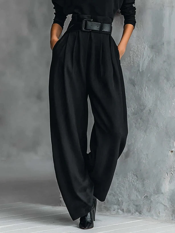 Tracy Bennett and Lowe two-piece matching set in soft fabric, featuring a stylish top and matching bottoms.