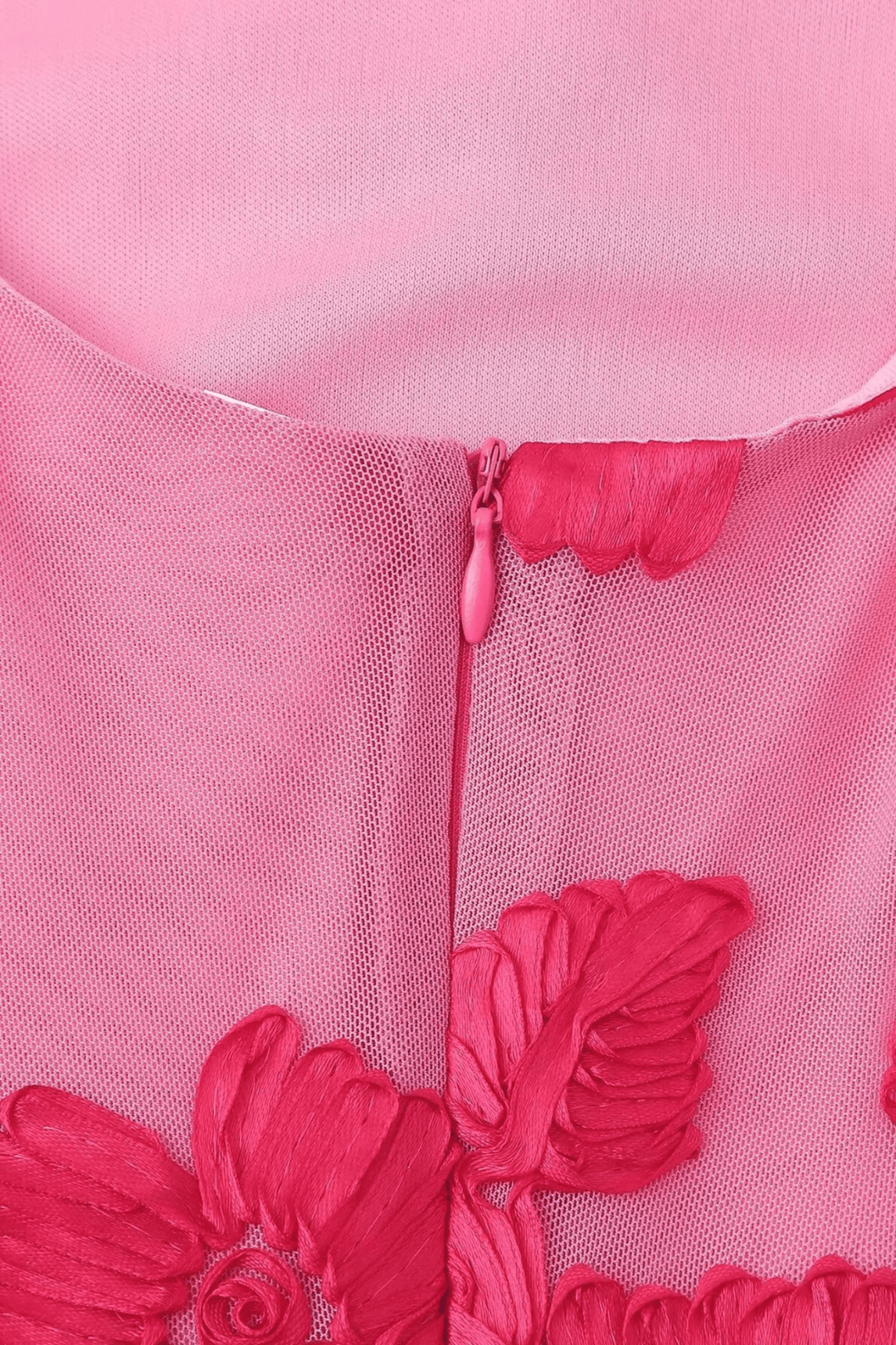 Yolanda Bennett and Lowe Amara-style maxi dress for women in flowing fabric with a floral pattern and elegant neckline.