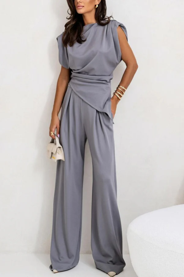 Sarah relaxed top and pants set by Bennett and Lowe, featuring comfortable, stylish loungewear in soft fabric.
