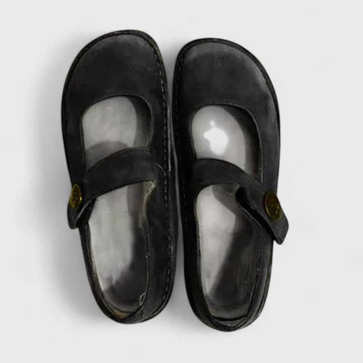 Supportive comfort women's shoes by Bennett and Lowe, featuring Danielle design with cushioned insoles and stylish fit.