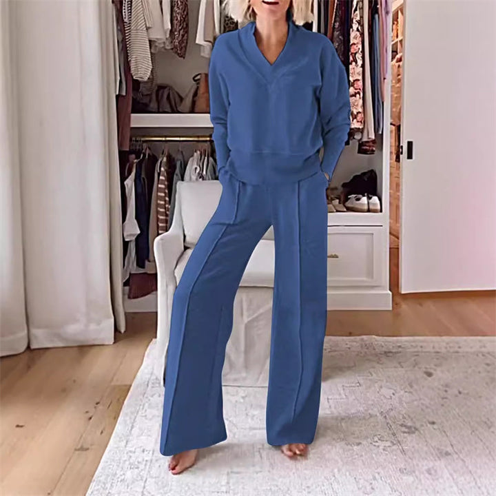 Amy relaxed two-piece pants set by Bennett and Lowe, featuring a cozy, casual fit with matching top and pants in soft fabric.